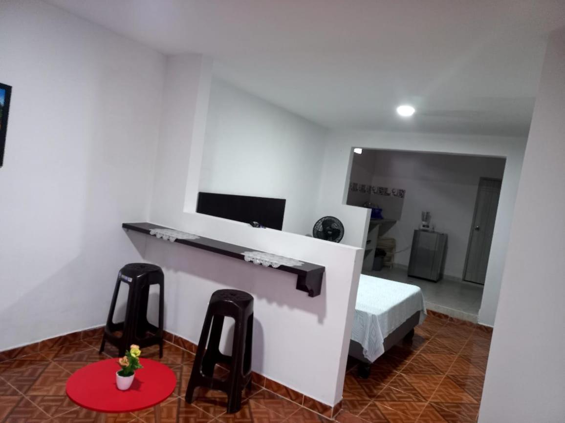 كالي Apartaestudios El Jardin الغرفة الصورة